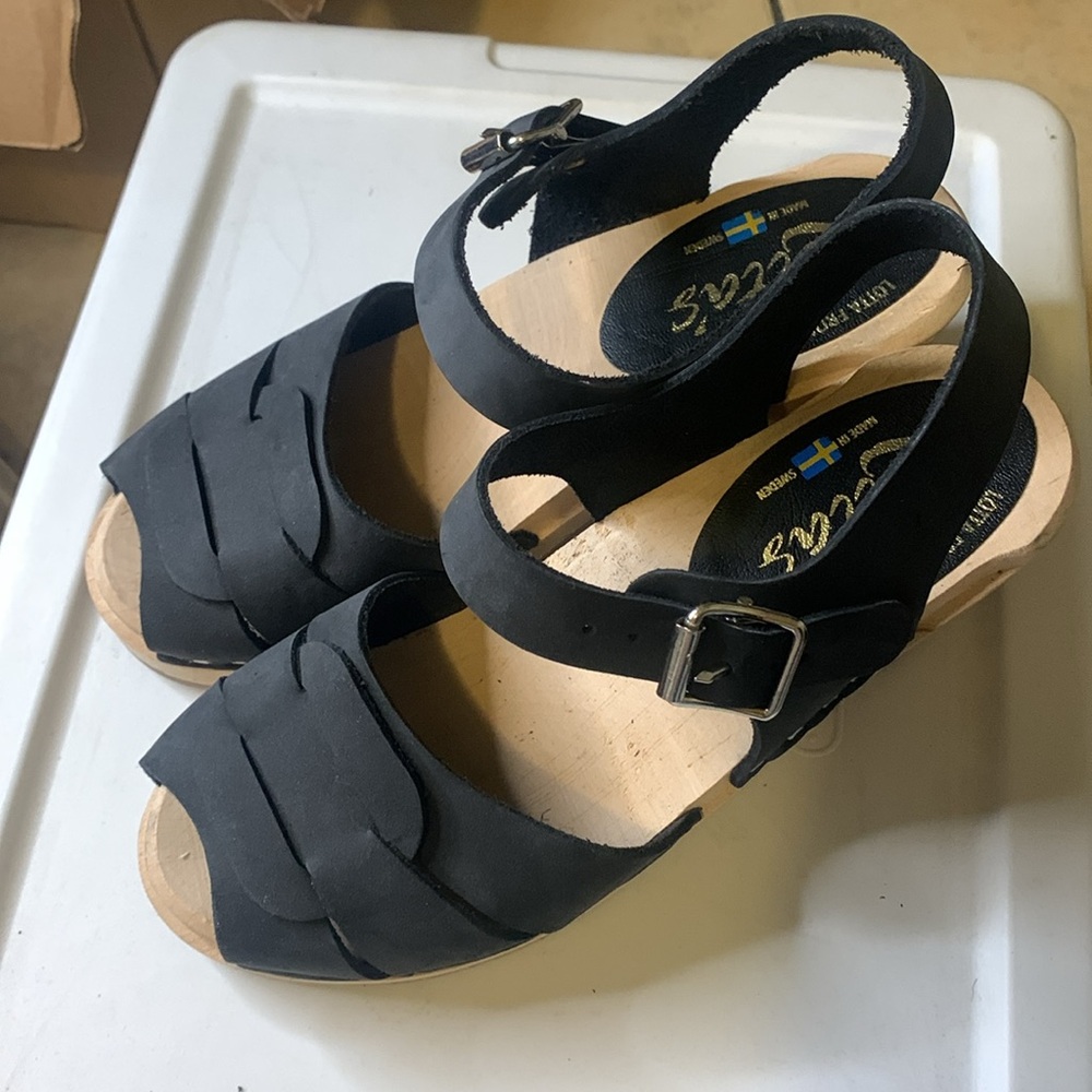 Lotta’s Peep Toe Clogs Black Leather
Size 37  Lotta From Stockholm - Picture 8 of 8